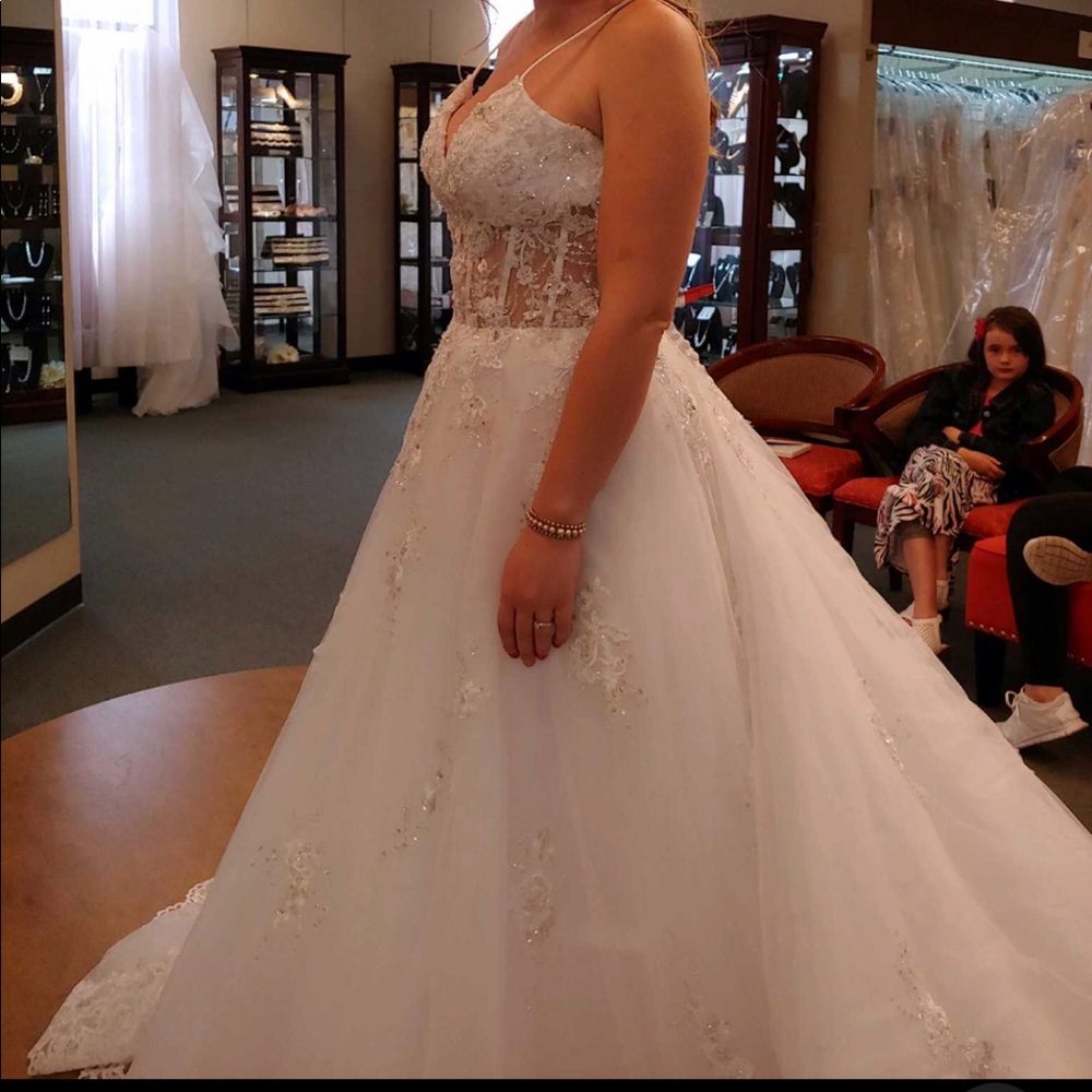 Moro Lee wedding dress.